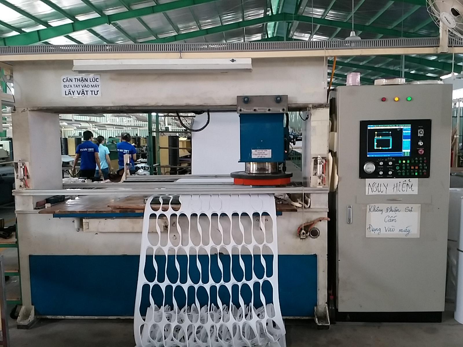 Hệ Thống Dập Cắt Vật Liệu CNC THỐNG Đề Tài KC-03